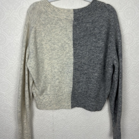 & Other Stories Alpaca Stockholm Atelier Vneck Sweater Grey Cream XS Cropped - Picture 9 of 9
